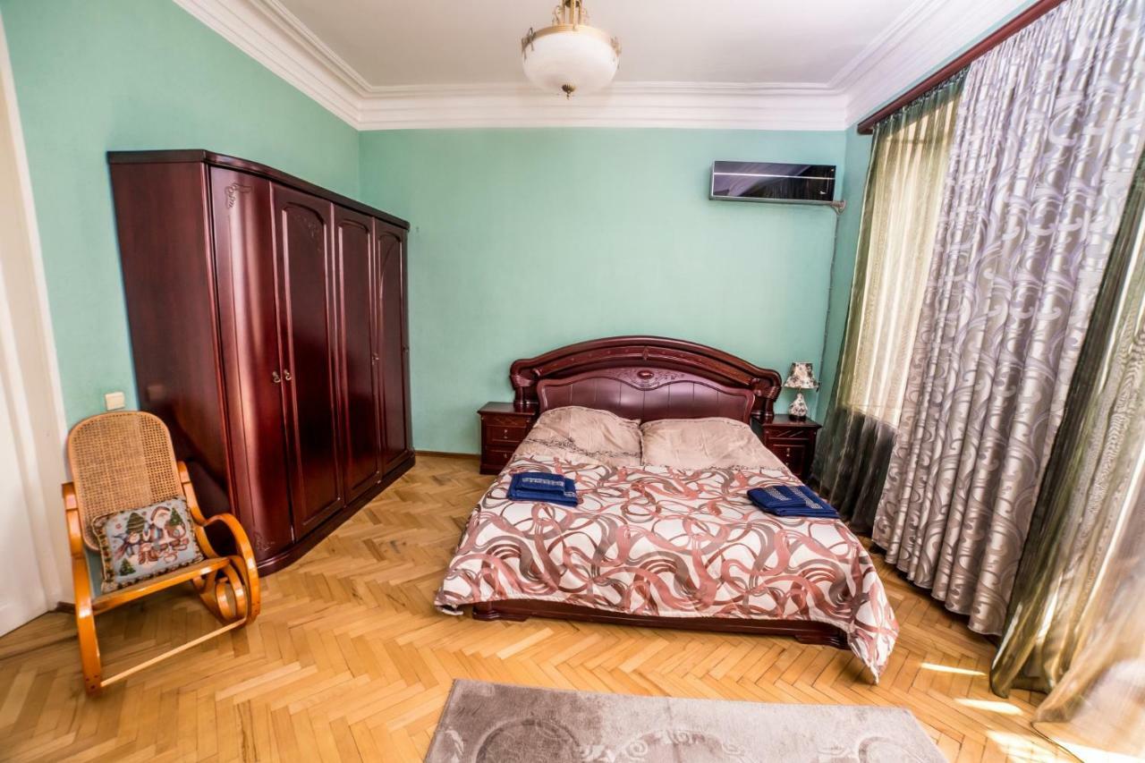 Gold District Apartment Tbilisi ภายนอก รูปภาพ
