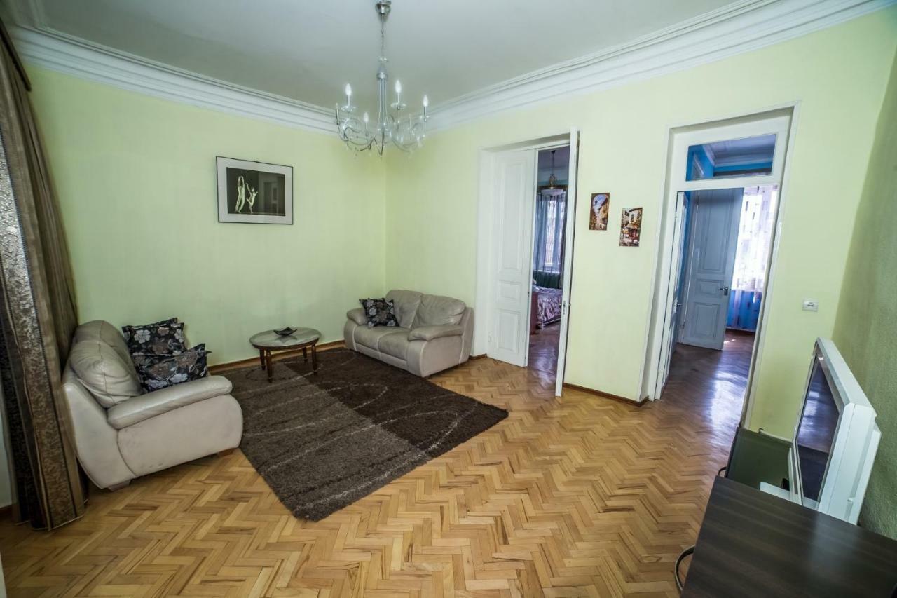 Gold District Apartment Tbilisi ภายนอก รูปภาพ